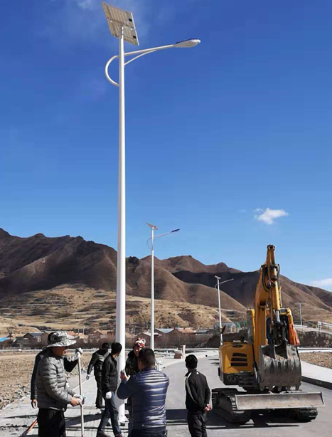 甘南碌曲10米吉木乃太阳能路灯项目