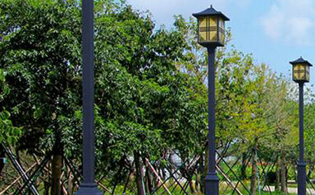 太阳能吉木乃庭院灯价格为何差三倍？关键看这几点